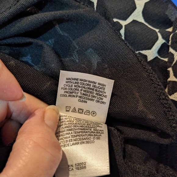 Liz Claiborne Top (like new) - Picture 6 of 6